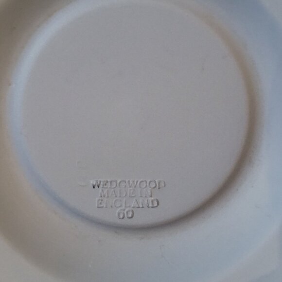 Wedgwood Blue Jasperware Ashtray Vintage Made In England Floral Relief Design 4. - Picture 4 of 6